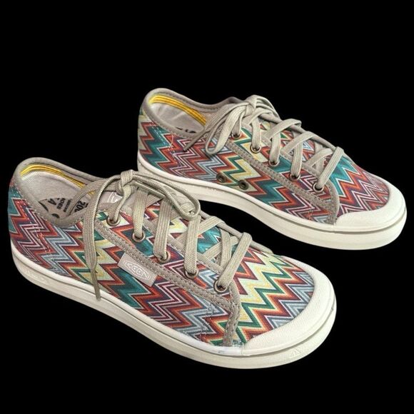 Keen Elsa Lite Women Sz 7 Chevron Plaza Taupe Low Shoes Sneakers Colorful - Picture 1 of 11